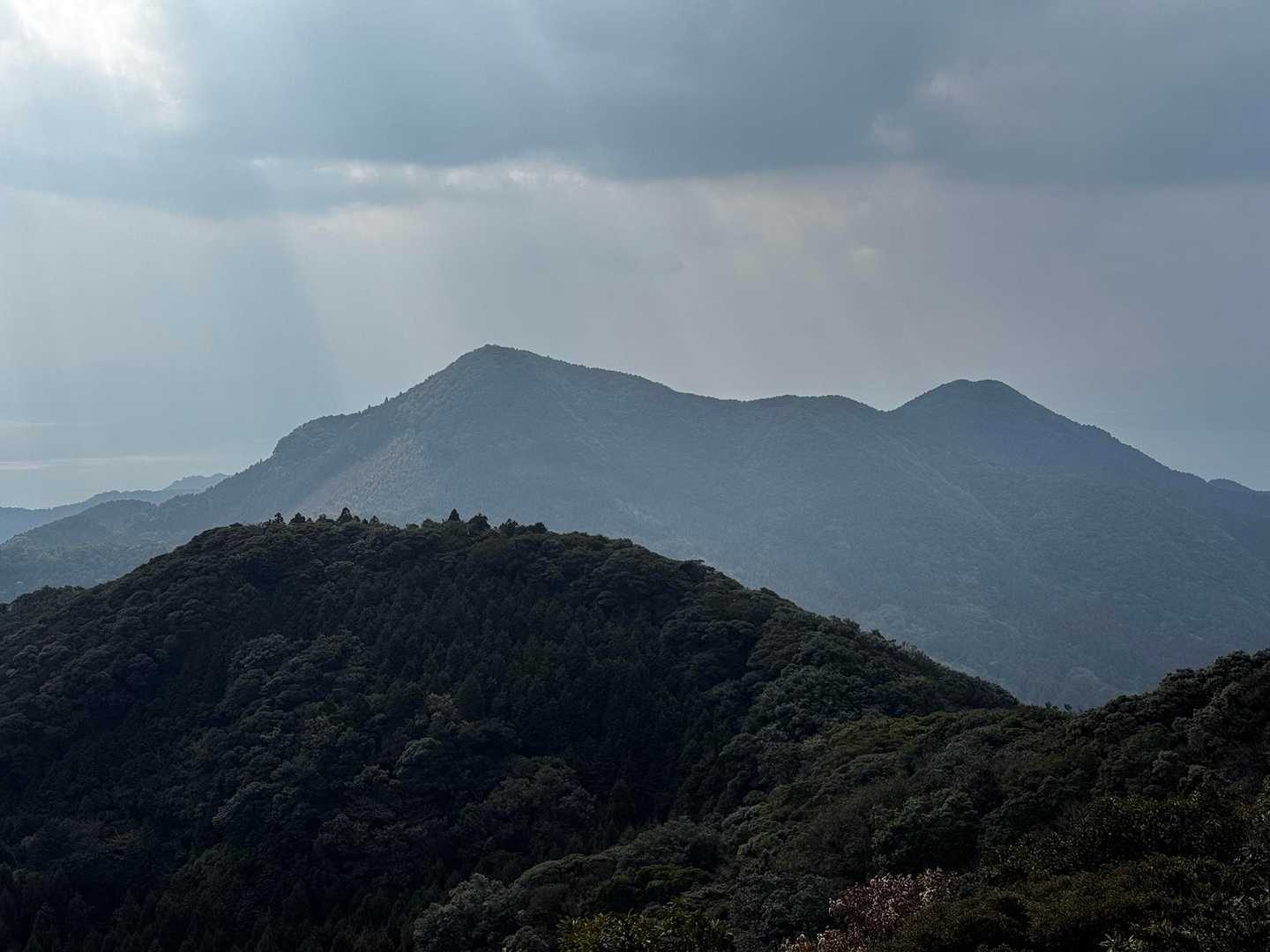 陽が差して良い感じ👌
絶景見ながらゆったりと過ごすことができました🙆