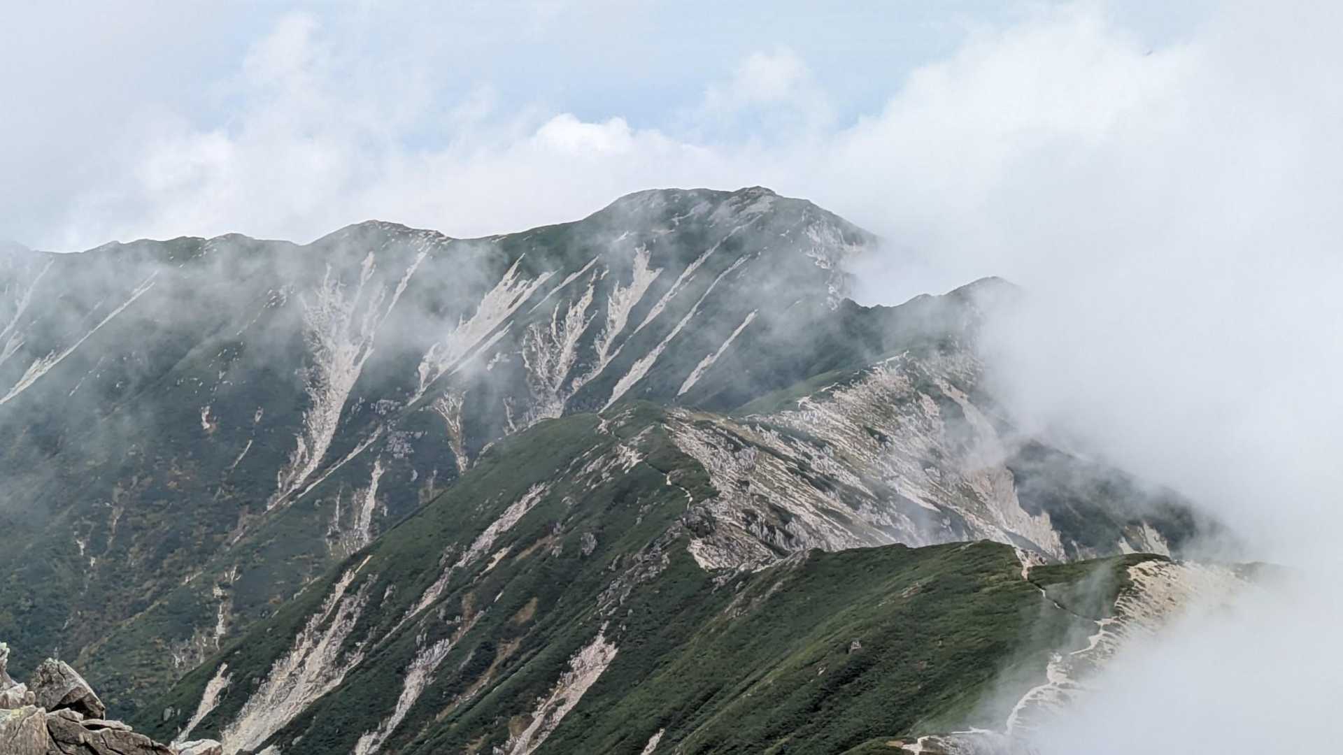抜戸岳への稜線