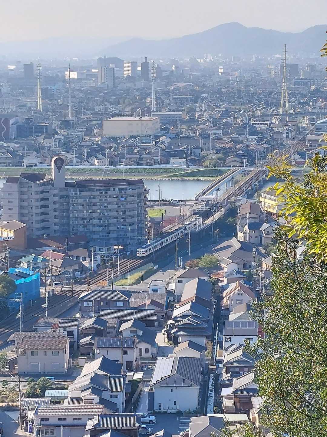 最後に山陽電車をパチリ📷️
後方に見える京見山🗻