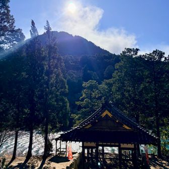 三上神社から御神体の三上山🙏