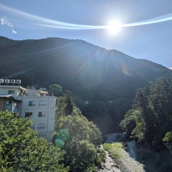 橋から山の稜線がきれいに見えました