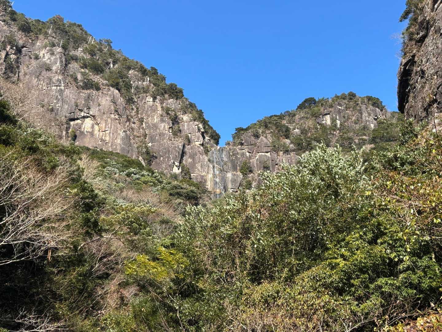 最後に行縢山と行縢の滝🌊