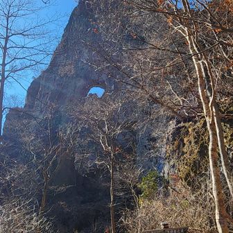 第一石門
石門めぐりコースは、山火事の前と変わりはありませんでした。