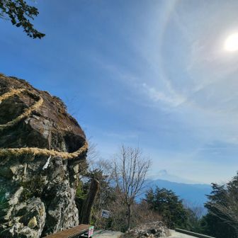7周すると願いが叶う大岩
ようごう石
ここからも富士山きれい🗻