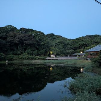 登山口がある天拝公園に登着