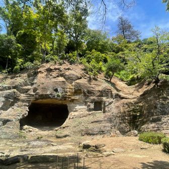 ここにもやぐらの庭園