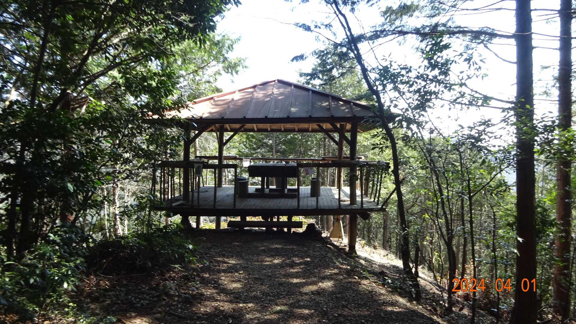 東屋展望台(360m)