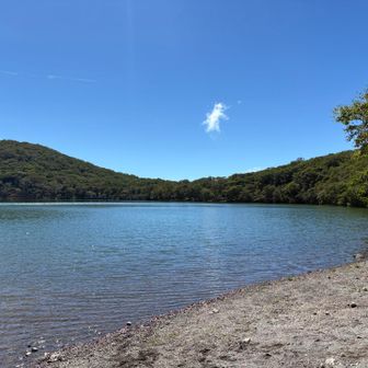 湖畔は穏やかです♪