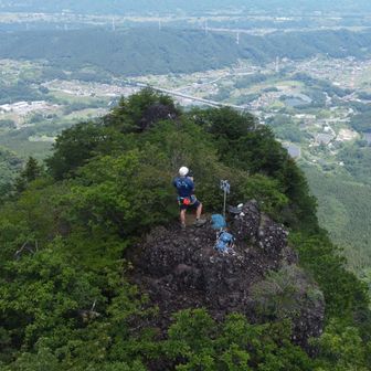 山名板がグラグラしているのがずっと気になっていたので…