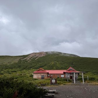 ずっと霧で見えなかった御前峰、やっと見えた⛰️