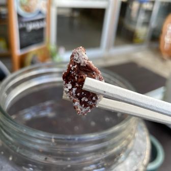 店の外に売られていた二個100円の梅干しもいただきました。しょっぱくて懐かしい味です😢
お母さんと娘さん？も温かい接客で、良い思い出になりました✨