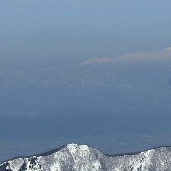 月山の下の方から黒い煙が！
火事かな🔥