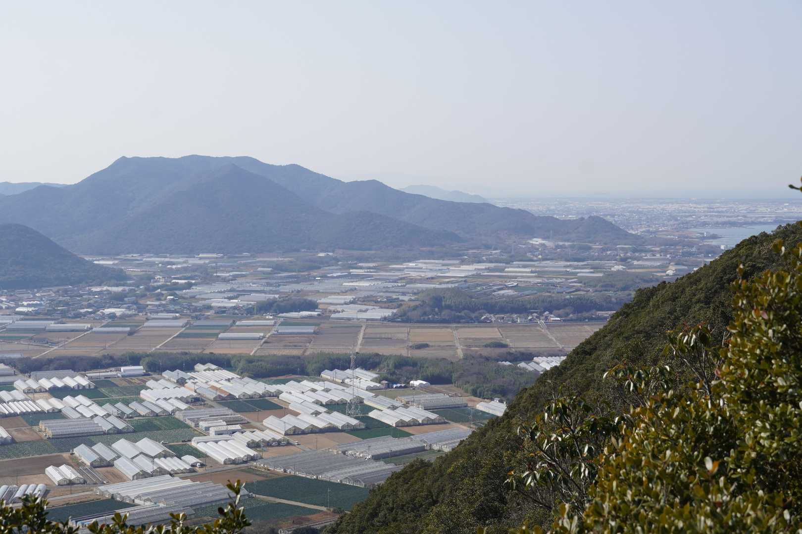 「七つ山ののぞき」からのタコウド・雨乞山（20年2月に山翠会で山行）
