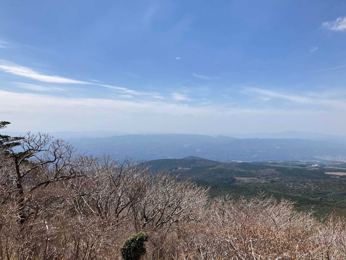 西側
紫尾山とかの方向かな？