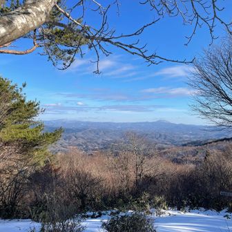 五葉山と氷上山と室根山