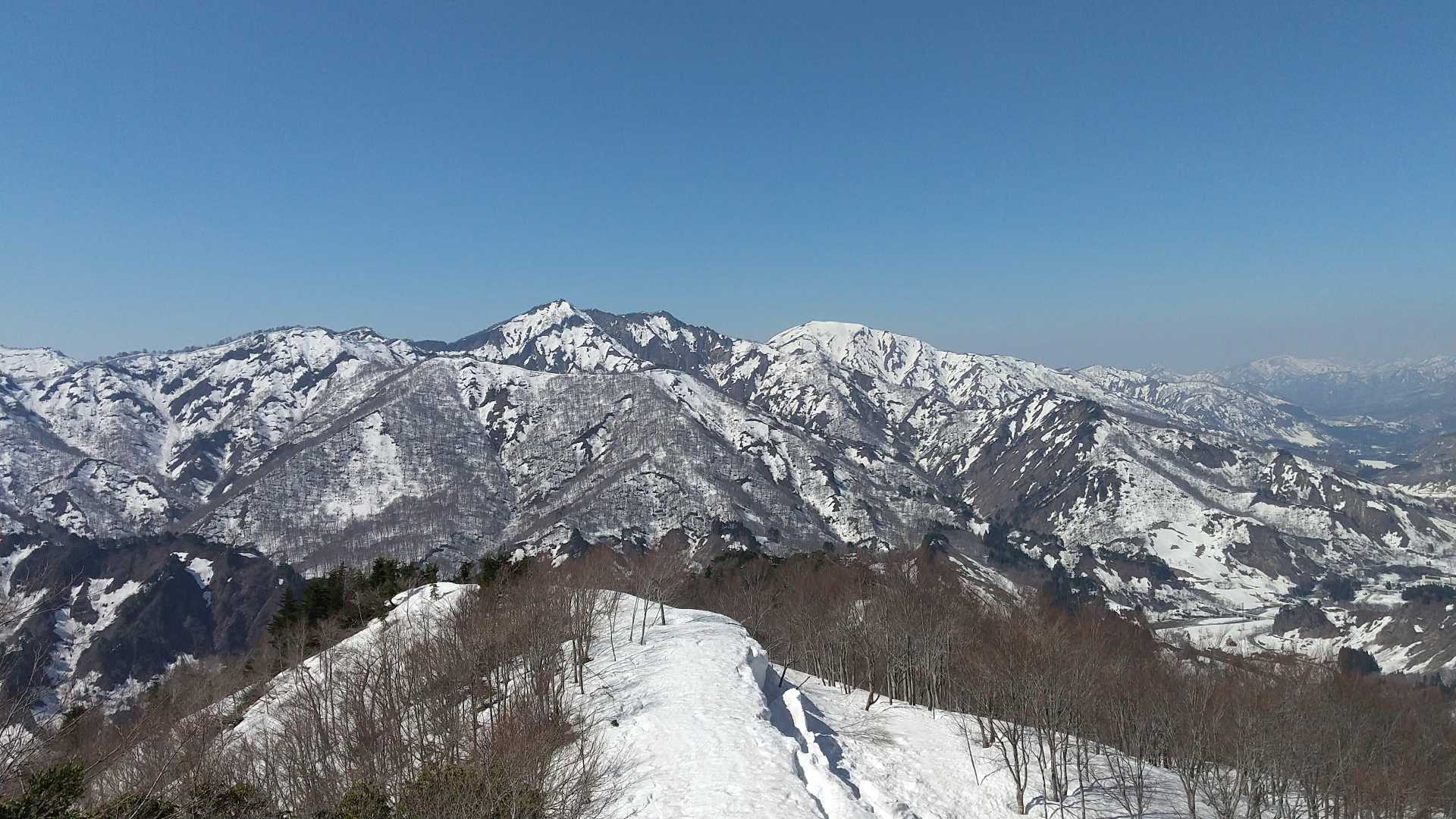 飯豊梅花皮荘バス停-倉手山登山口-倉手山 往復コースの写真