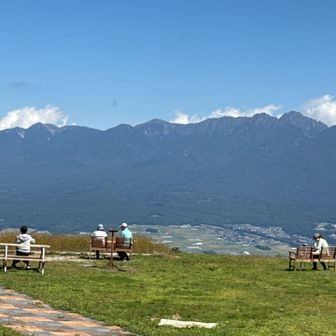 いい景色✨
甲斐駒ヶ岳も見れたし明日が楽しみ😊

これから土台パークに向かい
バスに乗って北沢峠まで行きます🚌