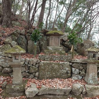 なんか祠？？が有った