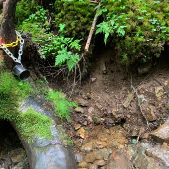冷たくておいしい水でした。
水量も多いので給水は十分できます
ただし、自己責任で