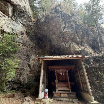 滝神社までやってきました