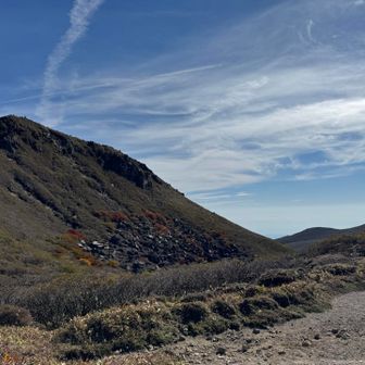 帰りは山肌の紅葉を楽しみながら、周りの山々をグルグル見ながら