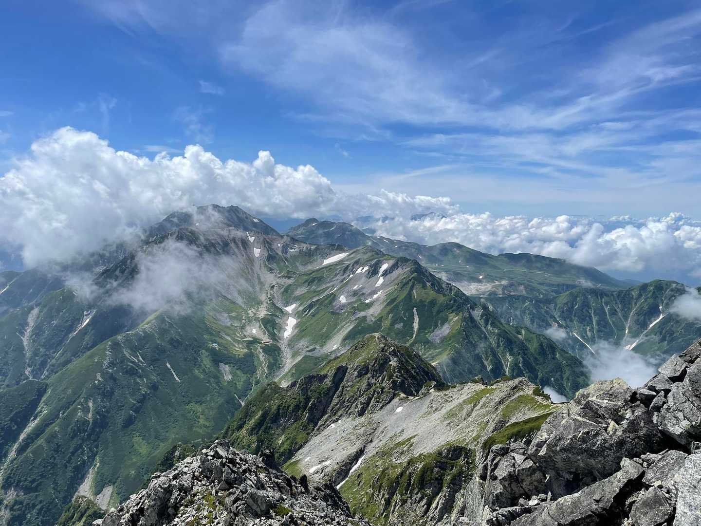 立山連峰の雄山がチラッと見えた👍