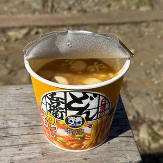 山頂飯はお気に入りのカップ麺