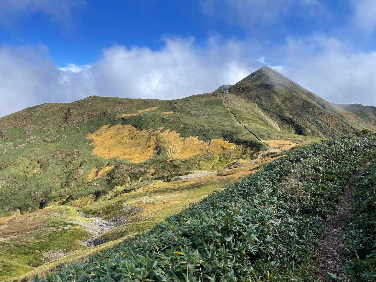 清太岩山-ユーフン山-竜門山-西朝日岳-大朝日岳-小朝日岳 周回コースの写真