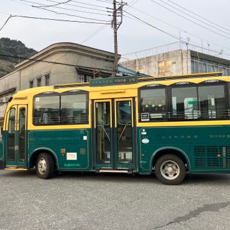 レトロなバスが町内を循環してる。