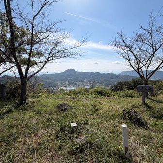 四等三角点「遠見山」登頂！
南側の眺め♪