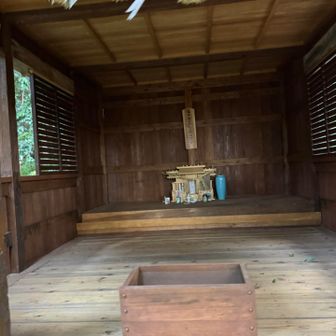 神様。
今日は、
ありがとうございました。
今年、
皆様が安全に
怪我したりしませんように。
山火事などありませんように。
又、日本山旅を
無事楽しめます様に。
今年もどうぞ
宜しくお願い致します🙏

おしまい。