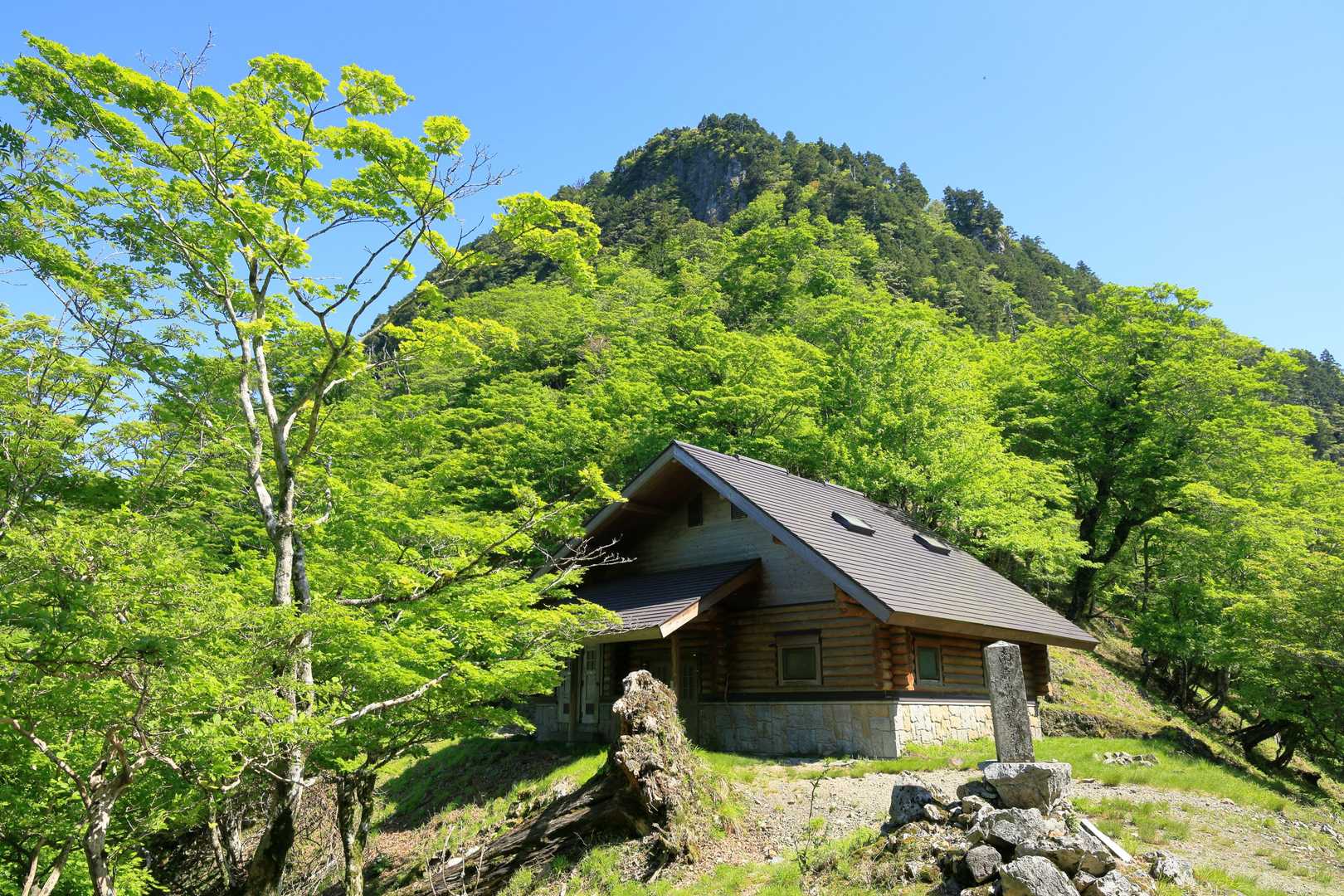 行者還小屋
後が行者還岳