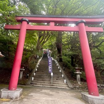 談山神社(たんざん)⛩️

境内の社殿は重要文化財だらけ