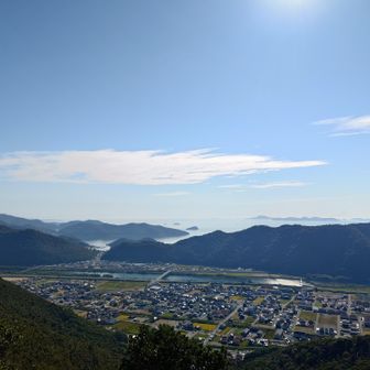 快晴🌞
播磨灘と坂越アルプスが一望できる✨️
この後、右側の山並み"坂越尾崎遊歩道"を歩く予定。