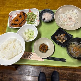 18時に晩御飯

美味しかった❣️
けど食堂すごい寒かった🥶

寒いのでビール🍺は温泉の後にします♨️