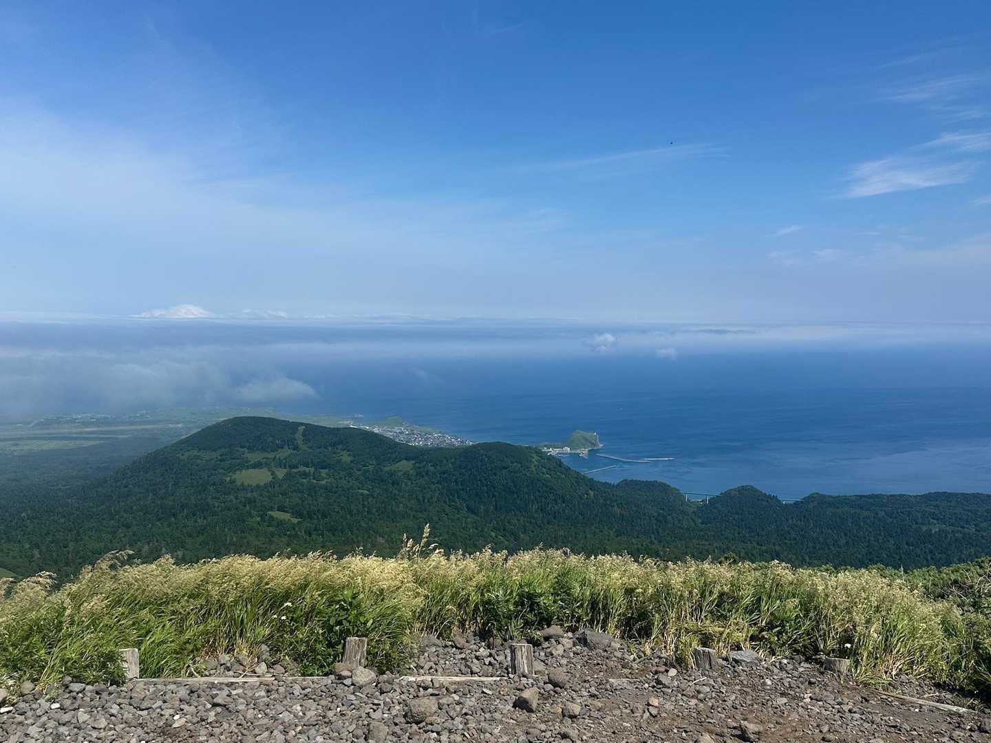 素晴らしい天気☀️
私の働いてるエリアは朝霧雨でした🌧️