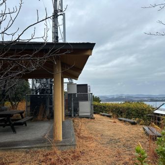 四阿もあり。山名標識は見当たらないけど、どこかにあったのかしら？