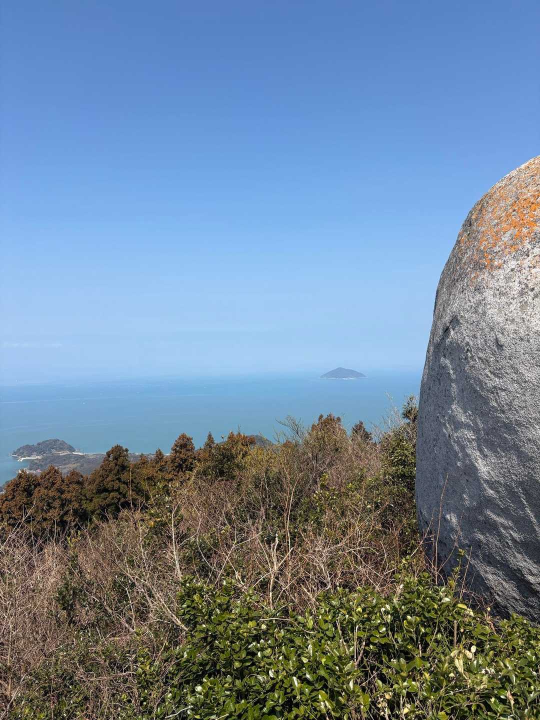 日本の自然は2文字。うみ、そら、あお、そして、しま、いわ