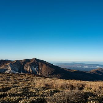根子岳かわいい。阿蘇カルデラまでくっきり