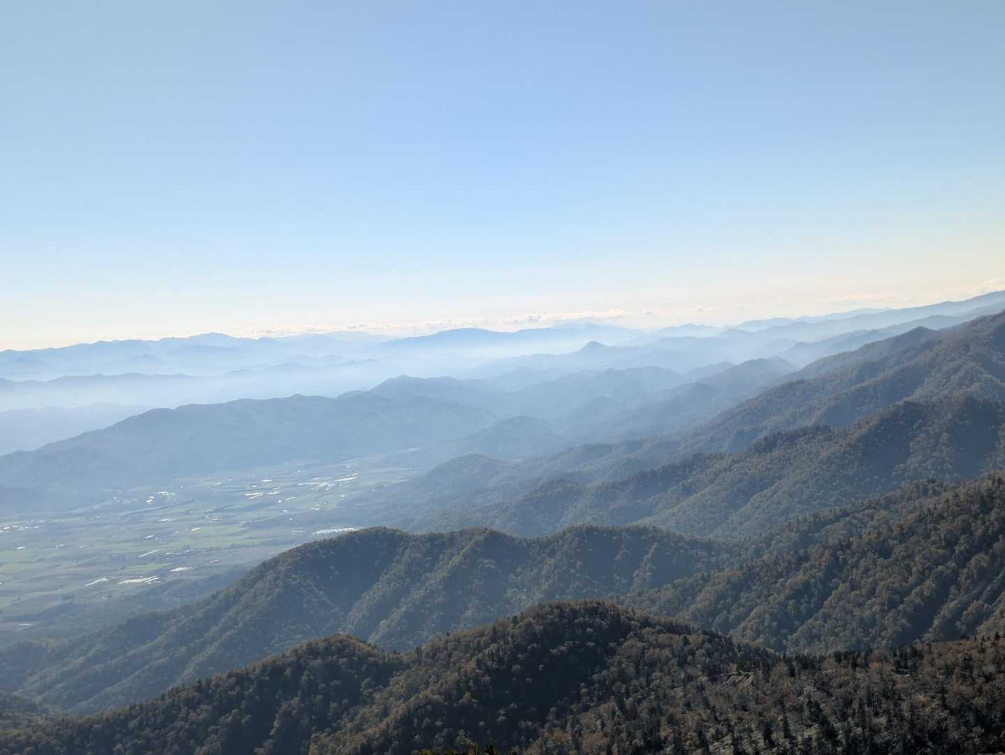 山頂は暖かくお山観ながら休憩😄