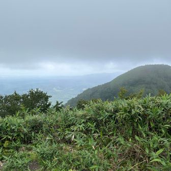岩手山見えず