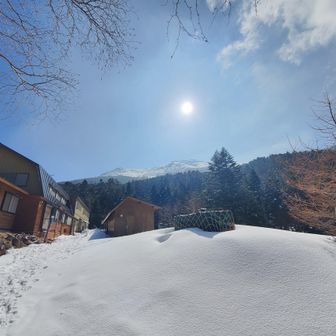 オーレン小屋は閉鎖中、お手洗いはあります