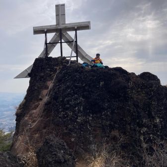 タバコを吸う輩がいるので受動喫煙にならないように離れる🚭笑

⚠︎山火事にならないようにキチンと吸殻は始末しております🫡