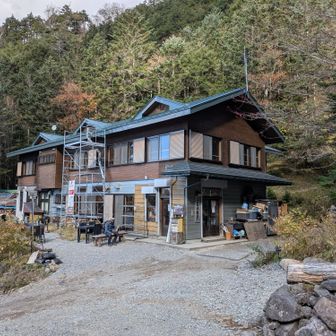 唐沢鉱泉みたいにここまで車で来れたら下山風呂とするんだけどな〜