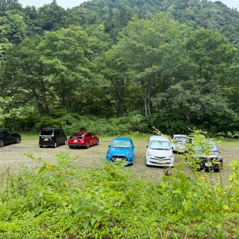 一度駐車場に戻ります