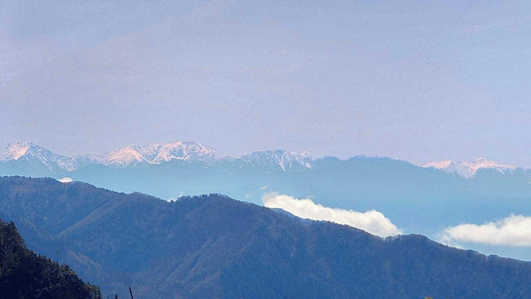 南木曽岳往復 | 連続するハシゴ・階段・木道を越えて。木曽の名山を望む三百名山の写真