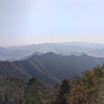 十四座目、まよいピークに気づかず😢、、、
剣峰まで来た。
ここまで５ｋｍ余り。