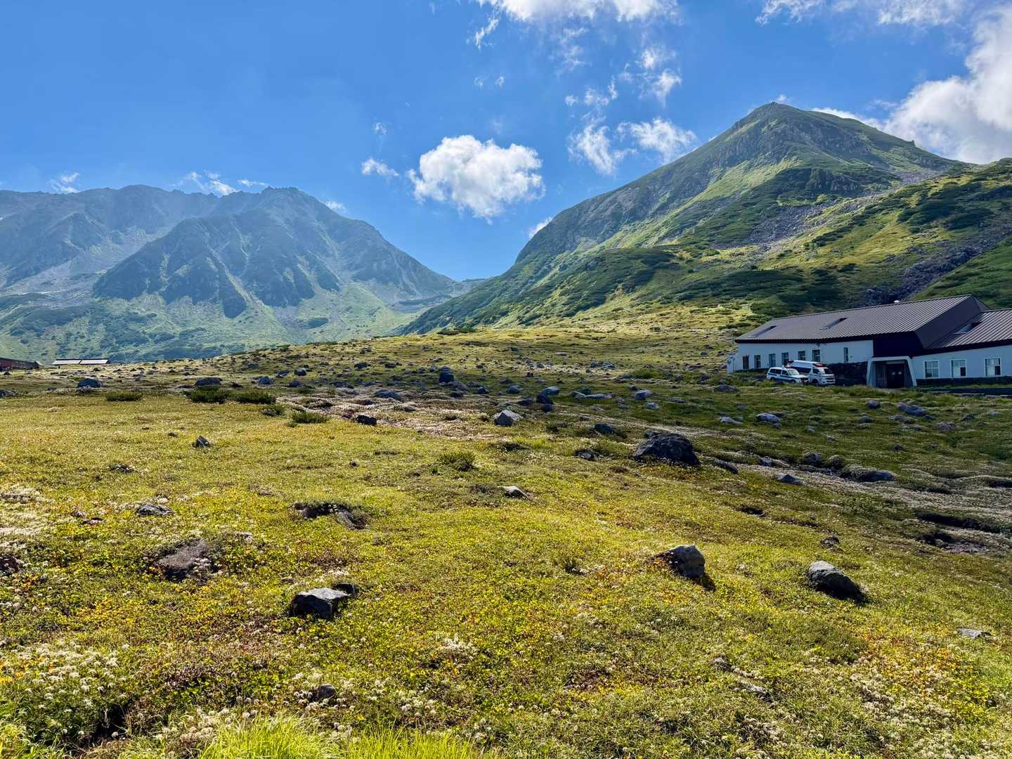 立山サイコー✨
今日は右側の山へ