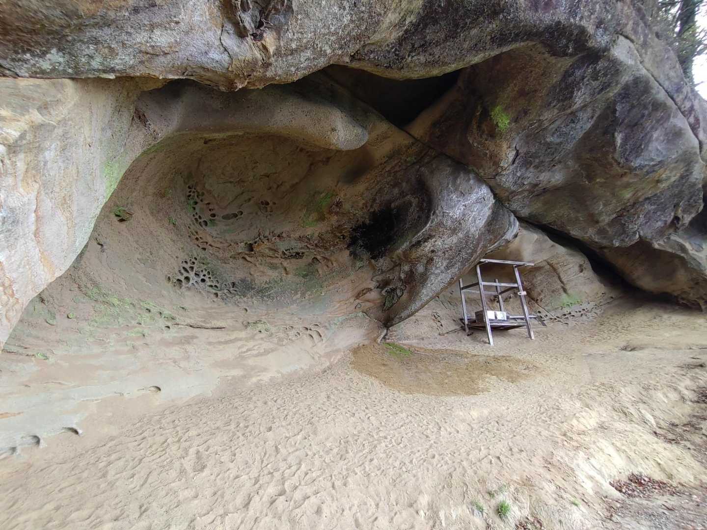 珍しい侵食で変わった空間です