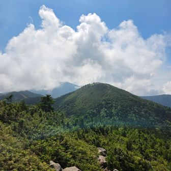 東篭ノ登山にいる人の姿が見えます